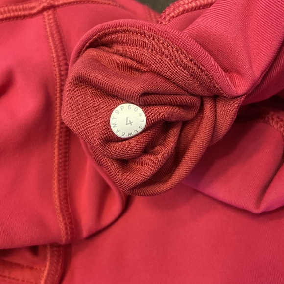 🍋Lululemon All The Right Places Crop🍋 - Picture 4 of 6